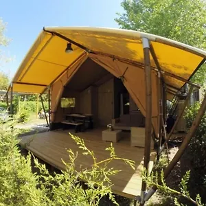 https://safari-lodge-luxe-julietta-3.it-tuscanyhotel.com